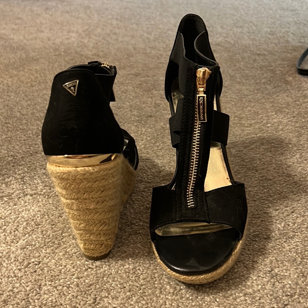 Size 8 guess platform wedges